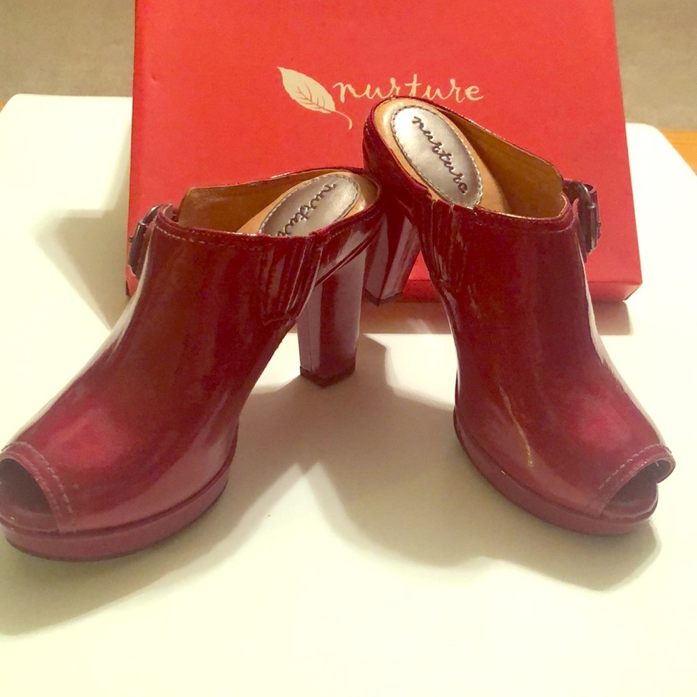 Royal Red Nurture heels sz 7
